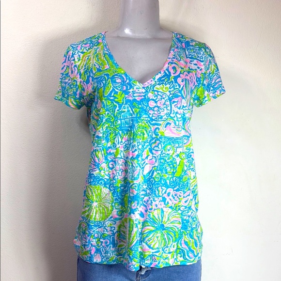 (T2) Lilly Pulitzer®
Women's Etta V-Neck T-Shirt, Vibrant Multicolor, Size XS - Picture 2 of 13